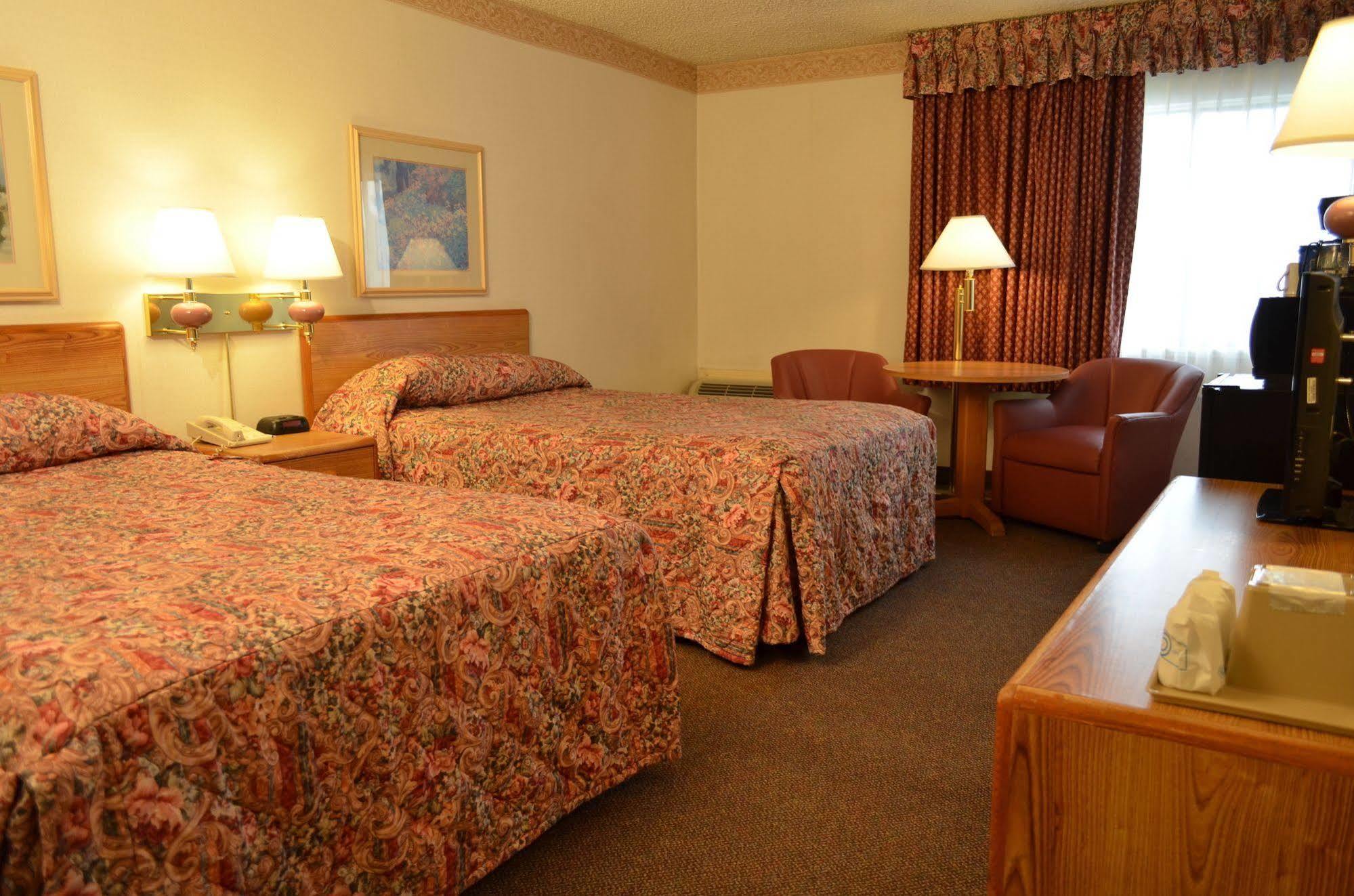 High Desert Inn Елко Екстериор снимка